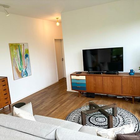 2 Bedroom Mauerpark-Apartment, Berlin Mitte View Calendar Экстерьер фото
