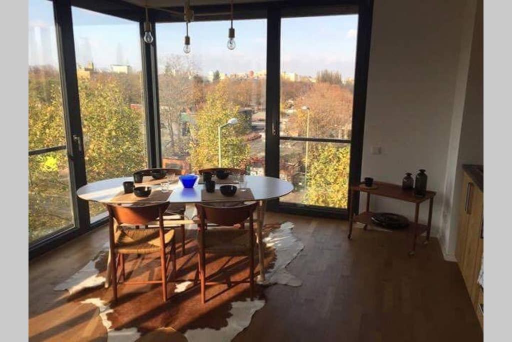 2 Bedroom Mauerpark-Apartment, Berlin Mitte View Calendar Экстерьер фото