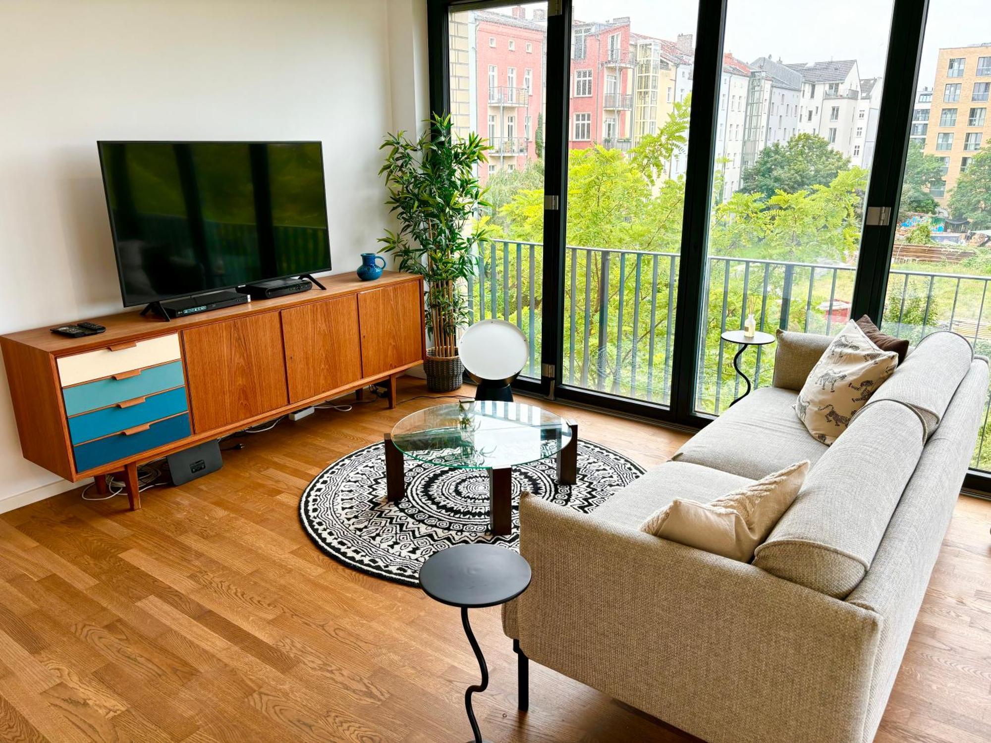 2 Bedroom Mauerpark-Apartment, Berlin Mitte View Calendar Экстерьер фото