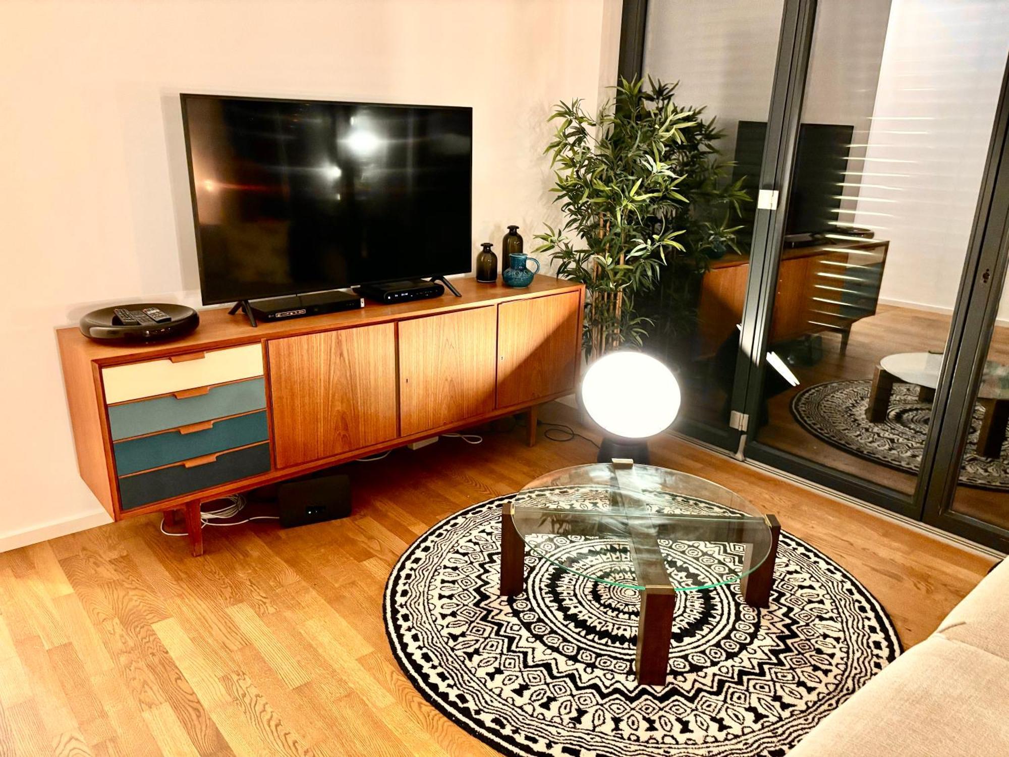 2 Bedroom Mauerpark-Apartment, Berlin Mitte View Calendar Экстерьер фото